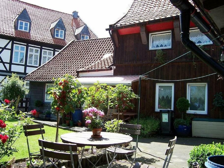 Altes Tageloehnerhaus Von 1510 Mit Garten Und Parkplatz Гослар Экстерьер фото